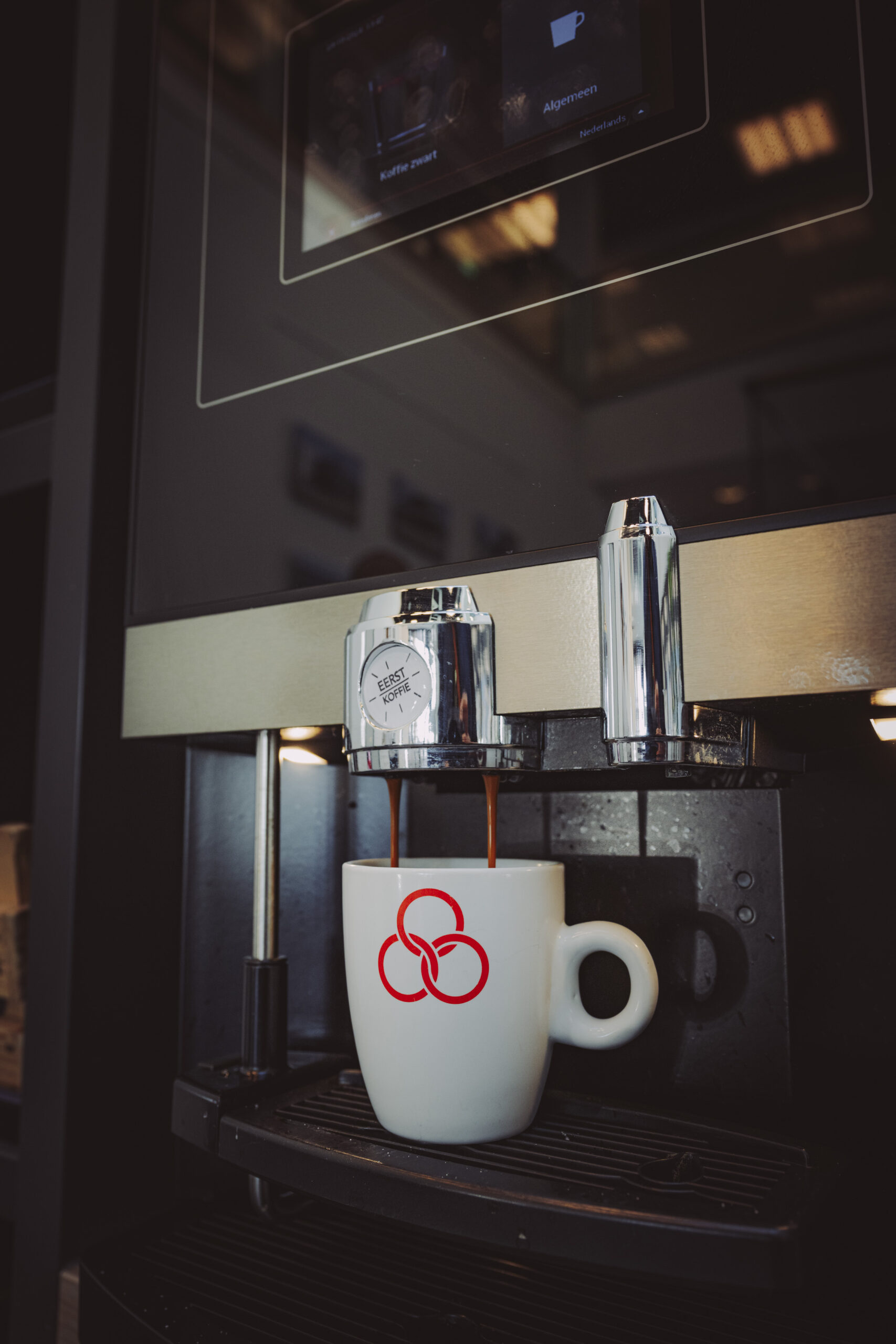 Image contact person